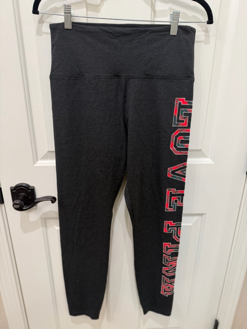 Victorias Secret Link Black High-Waist Leggings with Love Pink Graphic